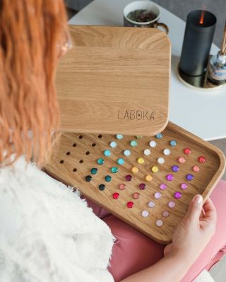 Šperkovnice na pecky, která udrží každý pár hezky pohromadě. ✨ Objednejte do 18.12. naposledy s garancí doručení do Vánoc....